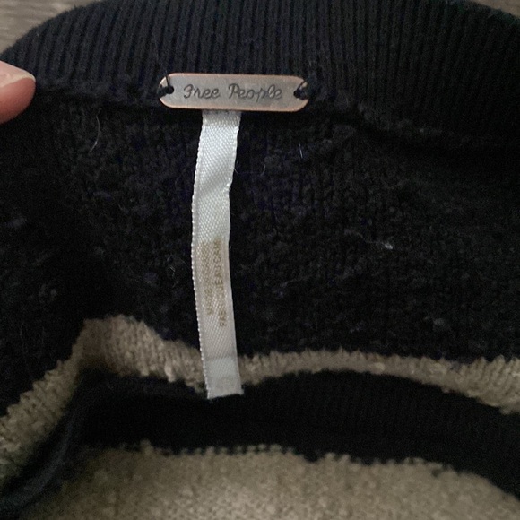 Free People sweater - Picture 3 of 4